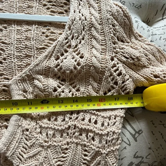 Beautiful Hand Knit Cropped Sweater with Bell Sleeves Boho Gypsy Look Large - Picture 4 of 10